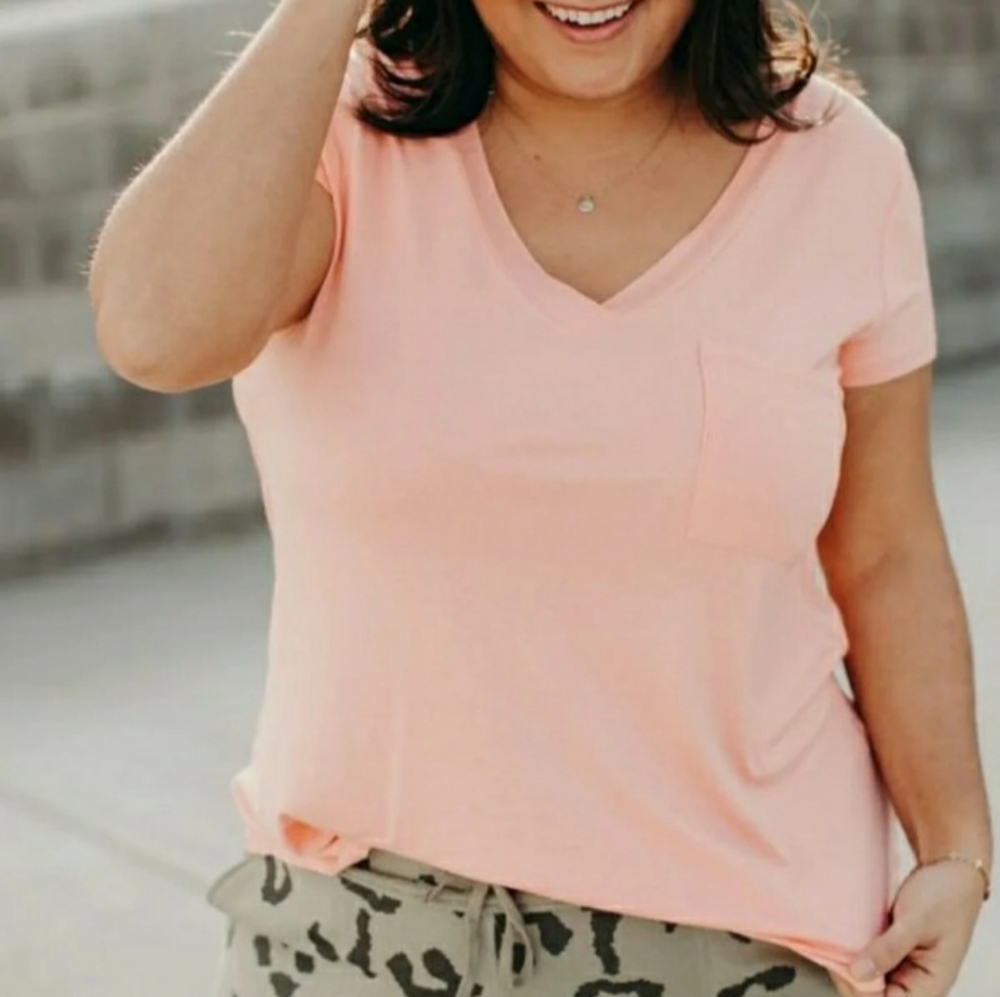 Pacey Pocket VNeck - Cantaloupe